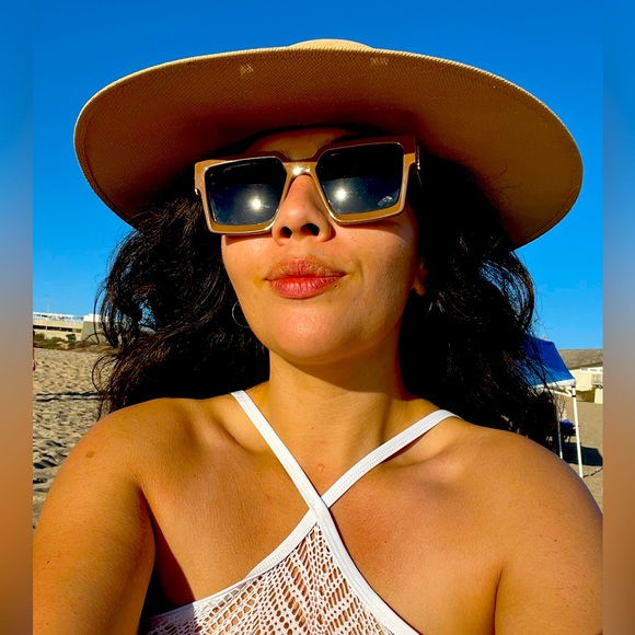 Meet your Posher, Kimberly - Picture 1 of 1